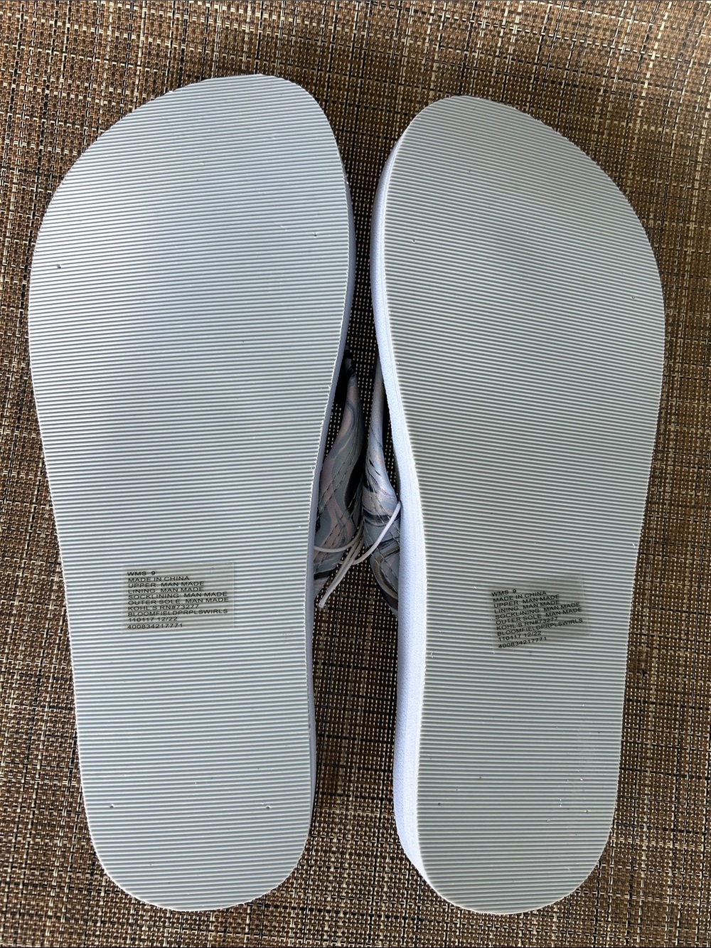 NWT SO Women's Light Blue Patterned Foam Flip Flops SZ 9 - Picture 4 of 5